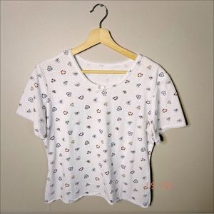 VINTAGE white floral heart print tee